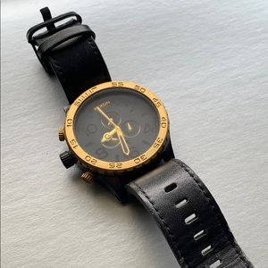 Nixon 51-30 men’s black aka gold watch